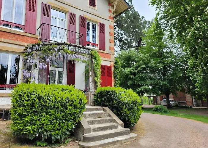 לינה וארוחת בוקר D'hote - Le